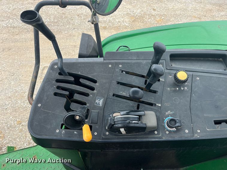 image for item LA9910 2001 John Deere 6410  tractor