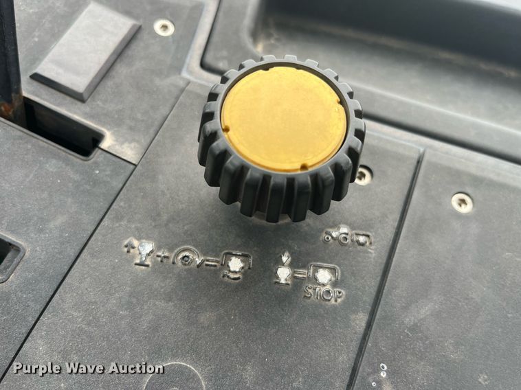 image for item LA9910 2001 John Deere 6410  tractor