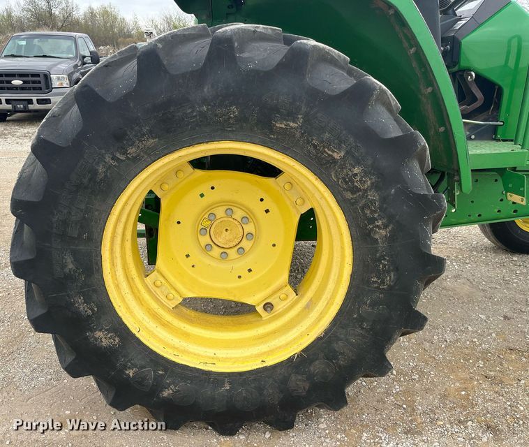 image for item LA9910 2001 John Deere 6410  tractor