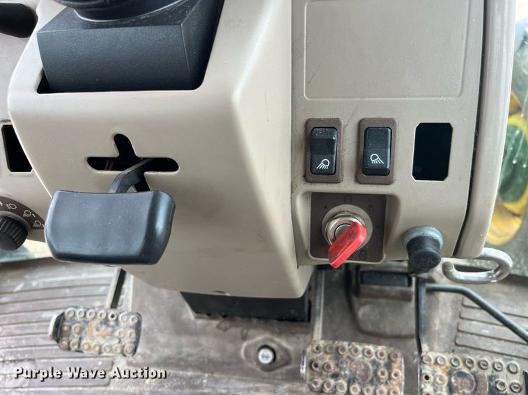 image for item LA9911 2007 John Deere 6615  MFWD tractor