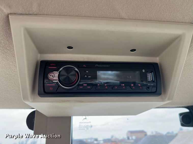 image for item LA9911 2007 John Deere 6615  MFWD tractor