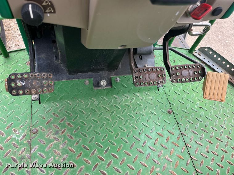 image for item LA9912 2005 John Deere 6415  tractor