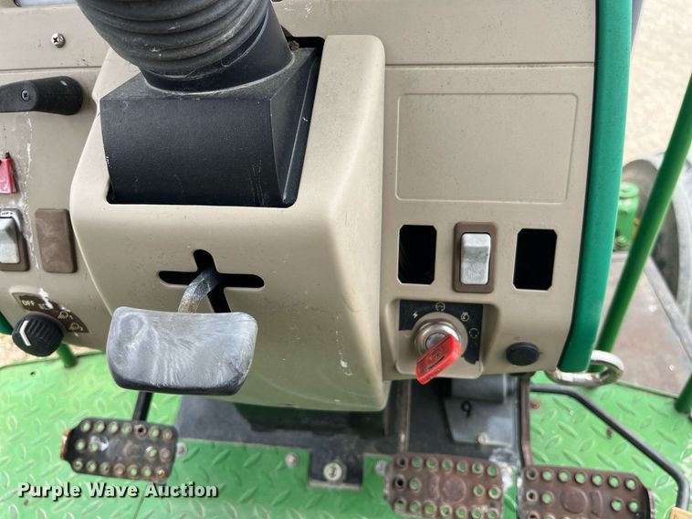 image for item LA9912 2005 John Deere 6415  tractor