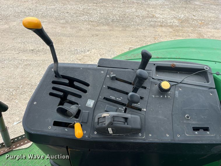 image for item LA9912 2005 John Deere 6415  tractor