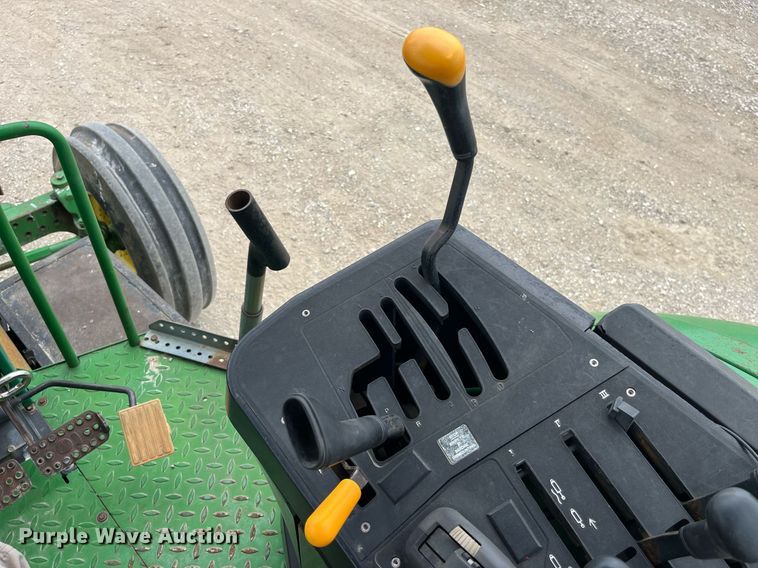 image for item LA9912 2005 John Deere 6415  tractor