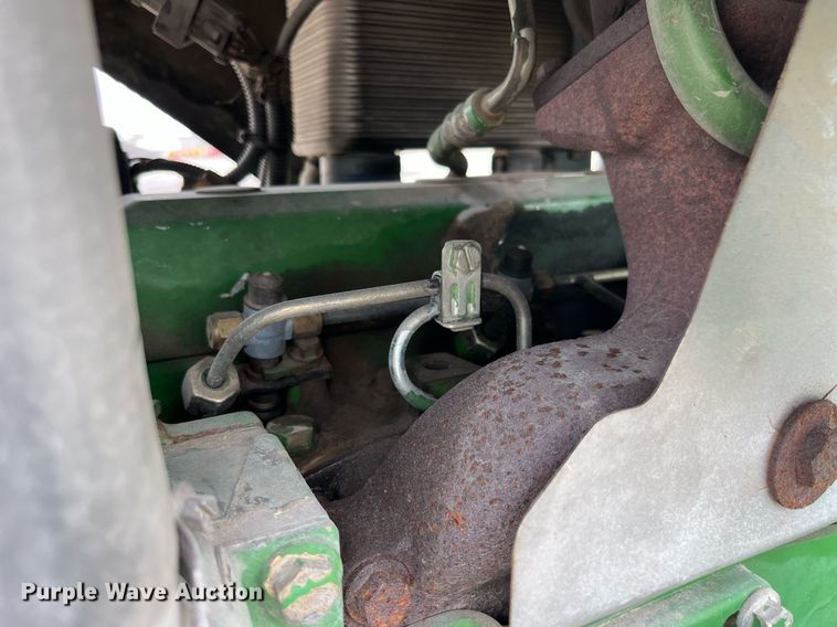 image for item LA9912 2005 John Deere 6415  tractor