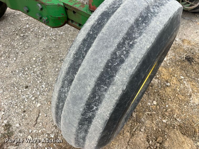 image for item LA9912 2005 John Deere 6415  tractor