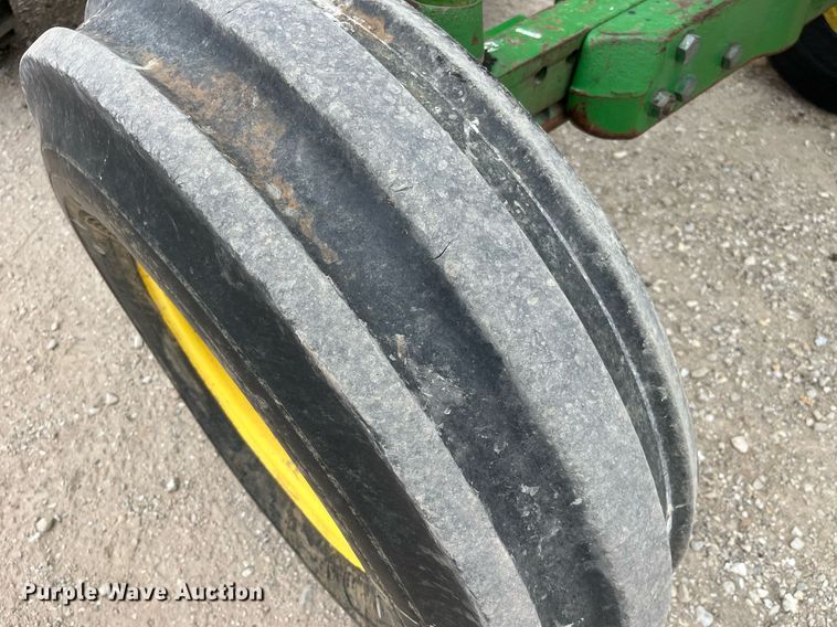 image for item LA9912 2005 John Deere 6415  tractor