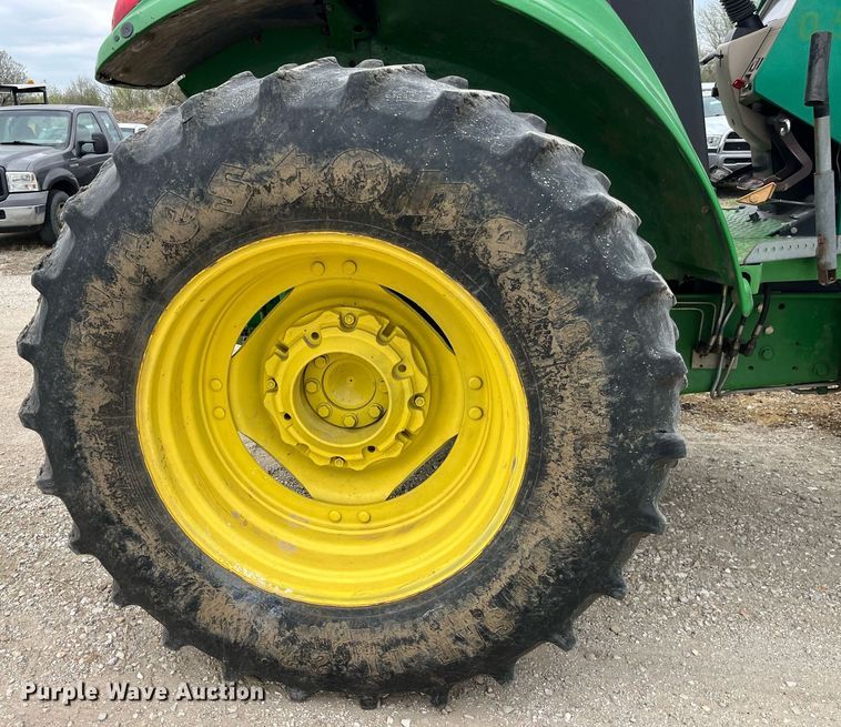 image for item LA9912 2005 John Deere 6415  tractor