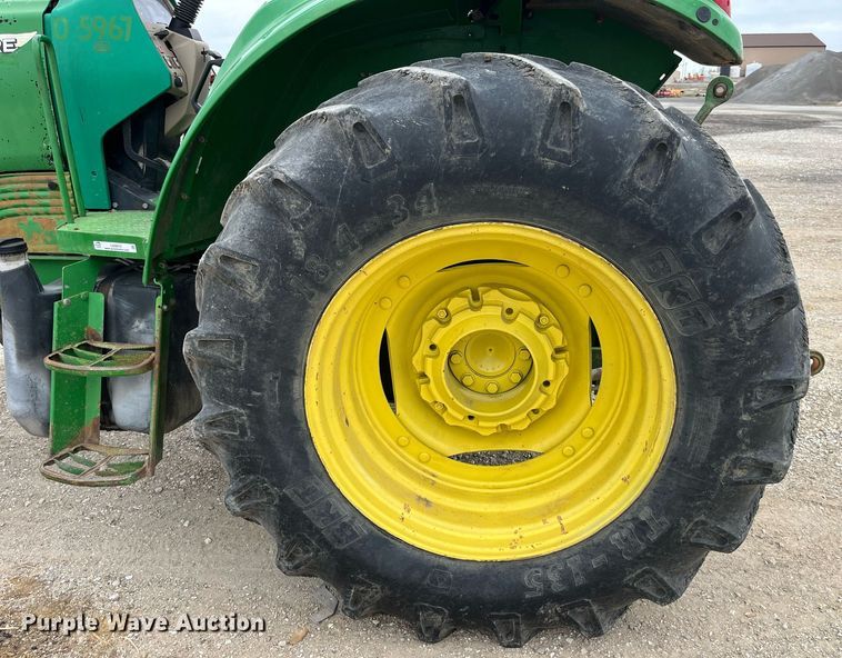 image for item LA9912 2005 John Deere 6415  tractor