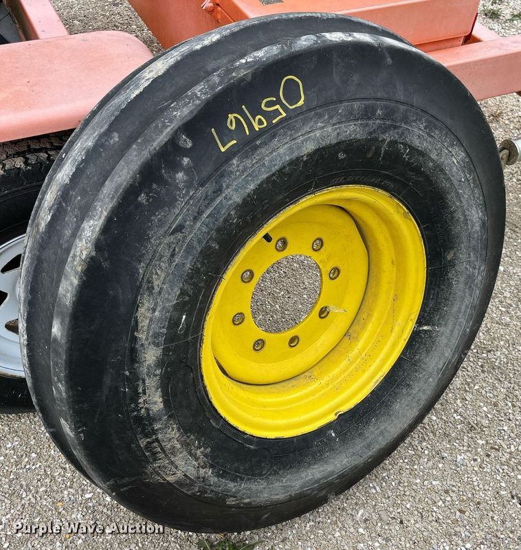 image for item LA9912 2005 John Deere 6415  tractor