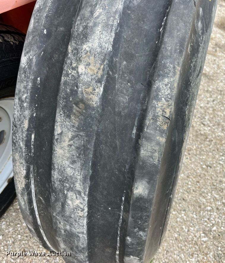 image for item LA9912 2005 John Deere 6415  tractor