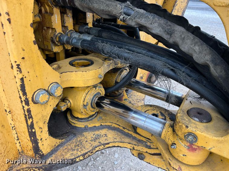 image for item LA9913 John Deere 410G  backhoe