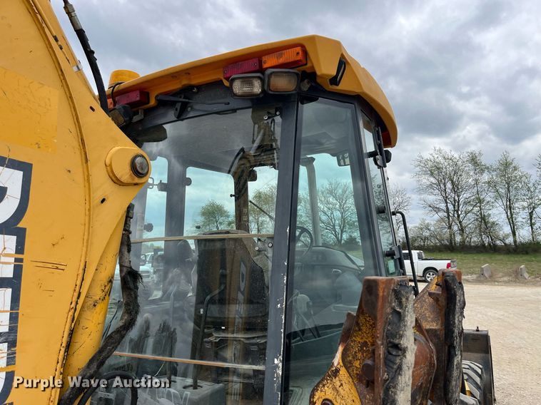 image for item LA9913 John Deere 410G  backhoe