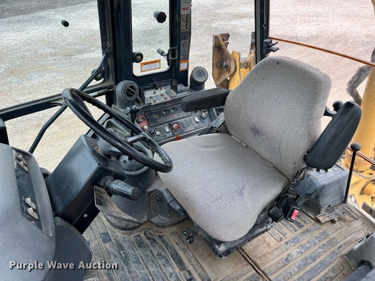 image for item LA9913 John Deere 410G  backhoe