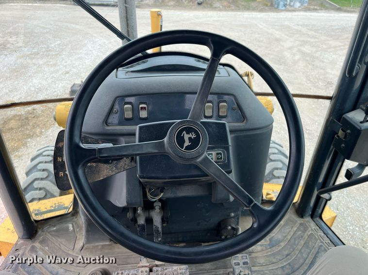 image for item LA9913 John Deere 410G  backhoe