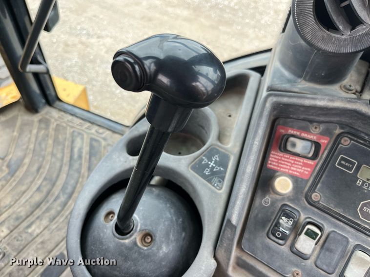 image for item LA9913 John Deere 410G  backhoe