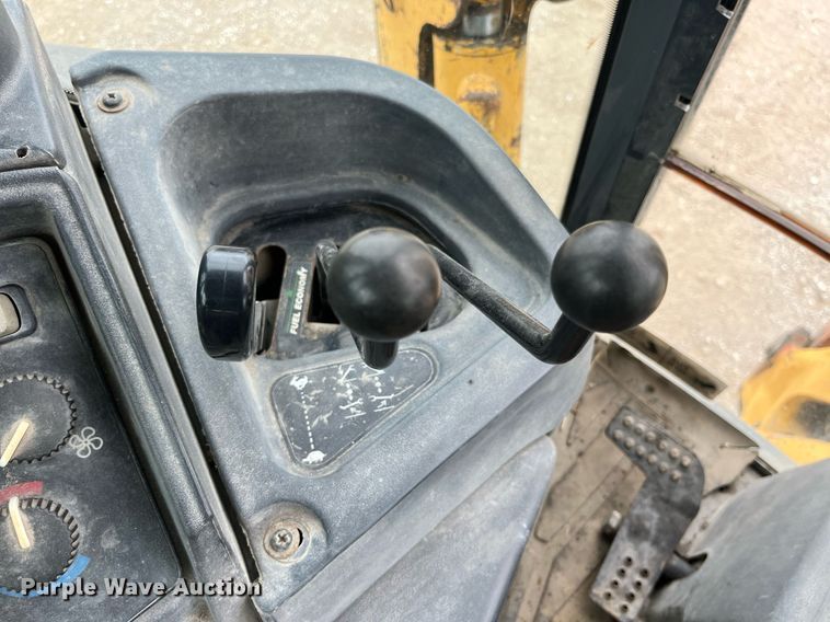 image for item LA9913 John Deere 410G  backhoe