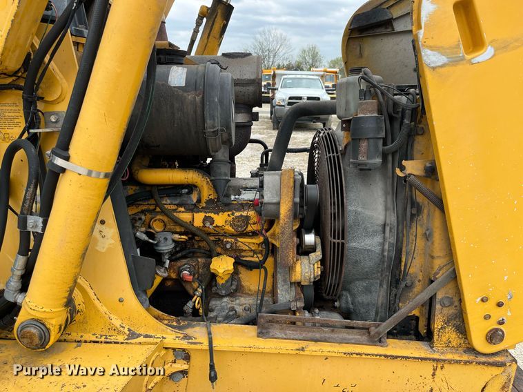 image for item LA9913 John Deere 410G  backhoe