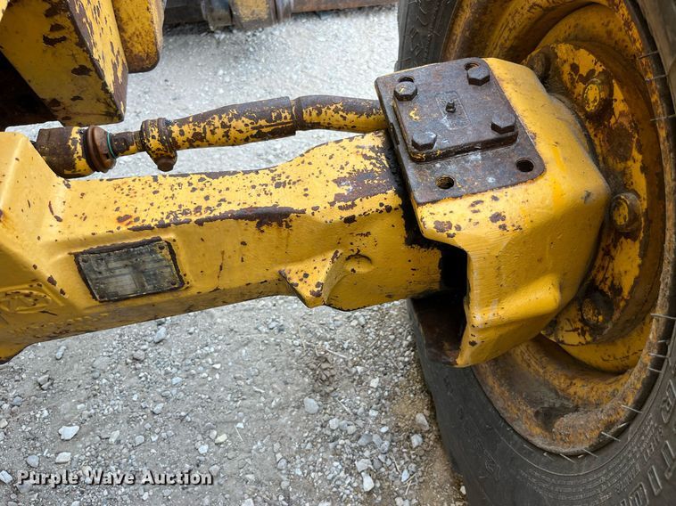 image for item LA9913 John Deere 410G  backhoe