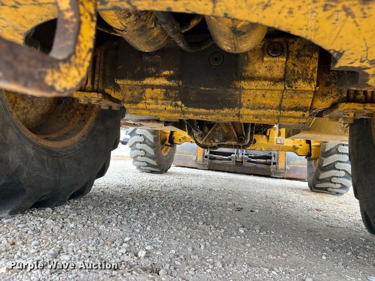 image for item LA9913 John Deere 410G  backhoe