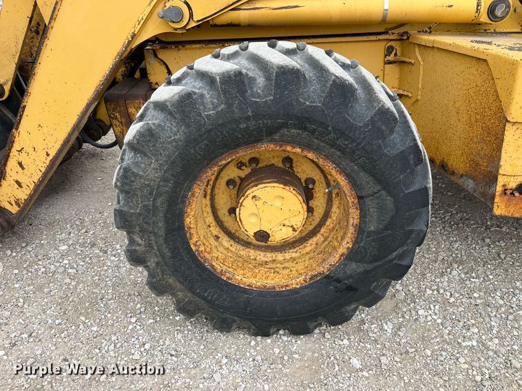 image for item LA9913 John Deere 410G  backhoe