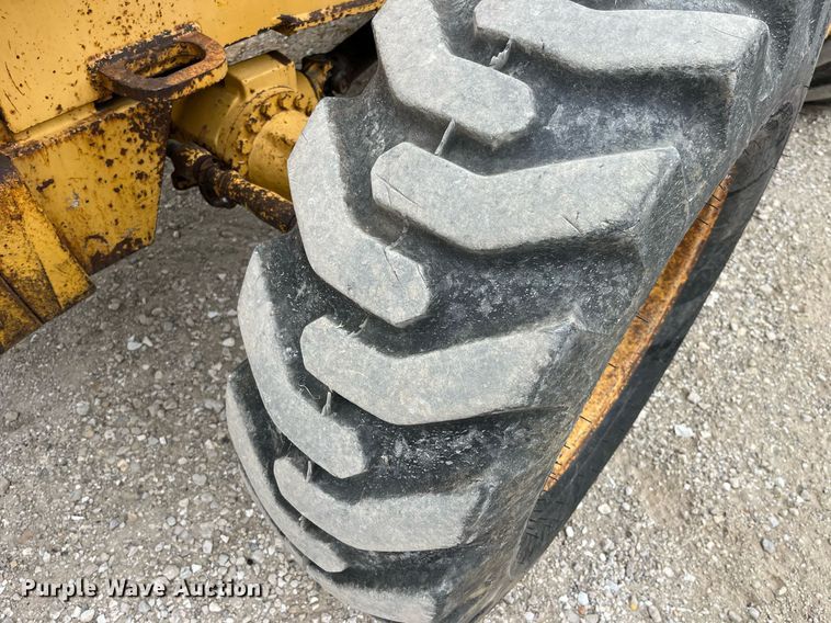 image for item LA9913 John Deere 410G  backhoe