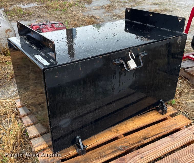 image for item LA9916 Toolbox