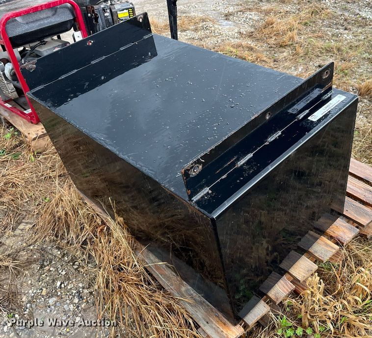 image for item LA9916 Toolbox