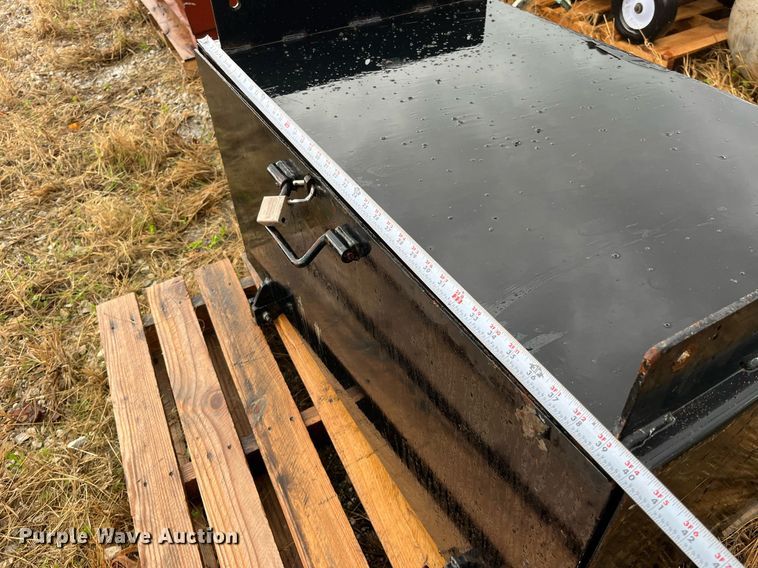 image for item LA9916 Toolbox