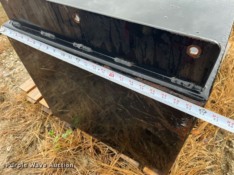 image for item LA9916 Toolbox