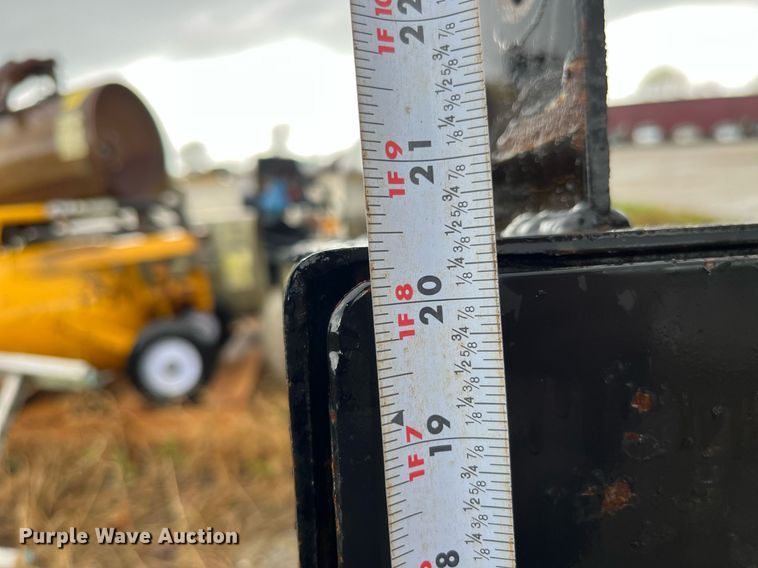 image for item LA9916 Toolbox