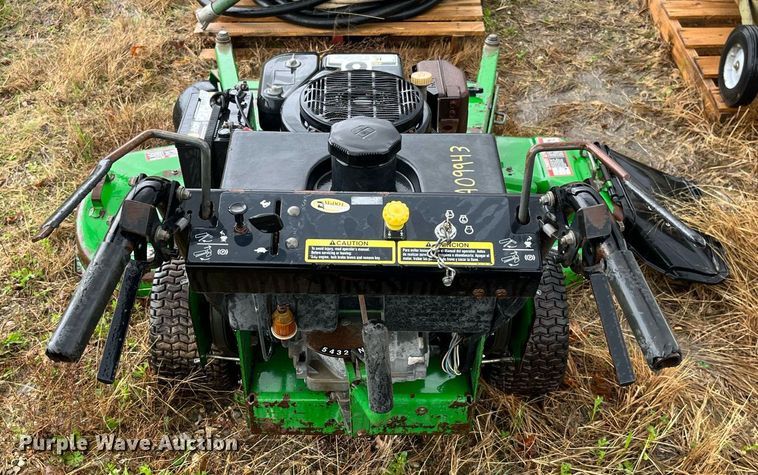 image for item LA9918 John Deere Commercial 54  lawn mower