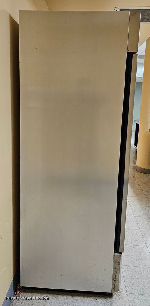 image for item LE9333 True  refrigerator