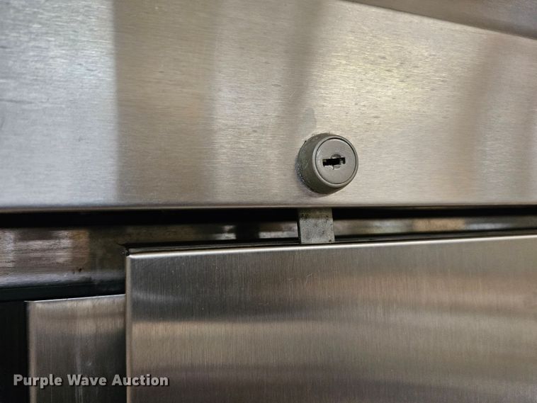 image for item LE9333 True  refrigerator