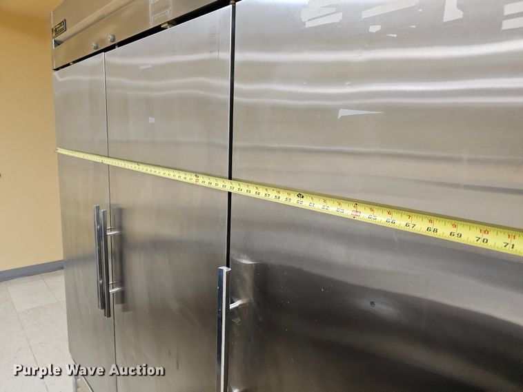 image for item LE9333 True  refrigerator