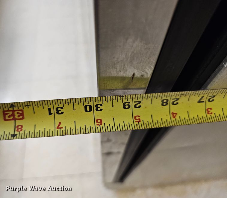 image for item LE9333 True  refrigerator