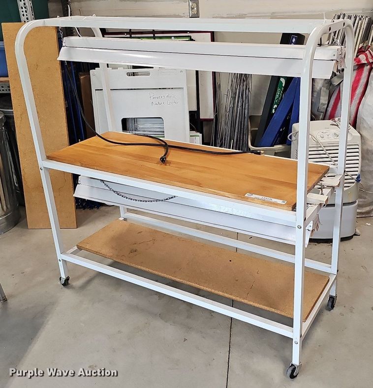 image for item LE9348 Grow light stand