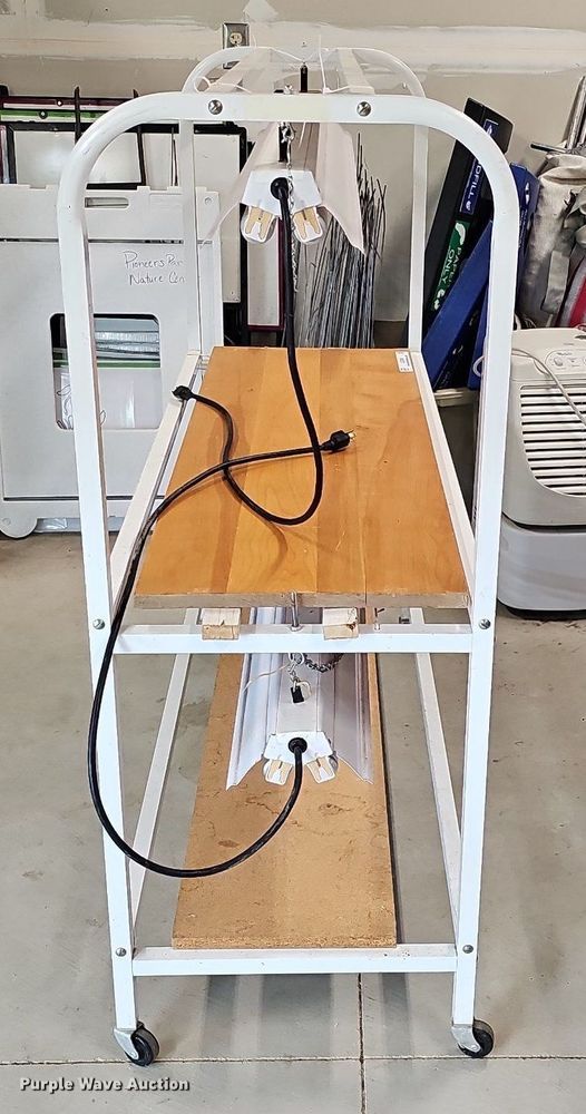 image for item LE9348 Grow light stand