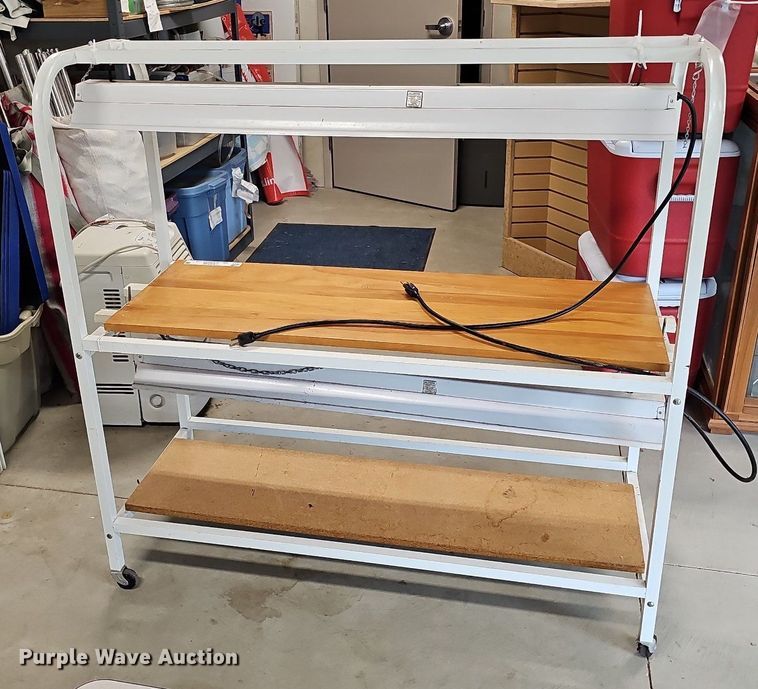 image for item LE9348 Grow light stand