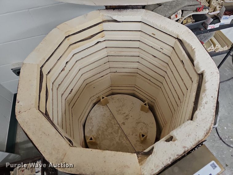 image for item LE9350 Knight Kiln 103  kiln