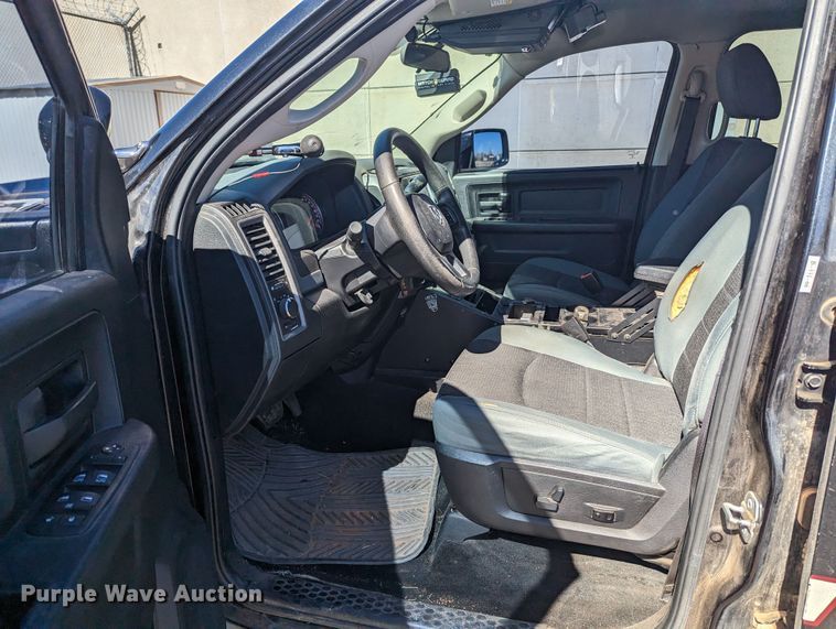 image for item LF9647 2015 Dodge Ram 1500  Crew Cab pickup truck