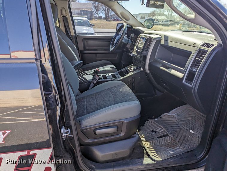 image for item LF9647 2015 Dodge Ram 1500  Crew Cab pickup truck