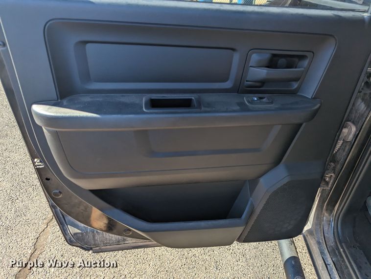 image for item LF9647 2015 Dodge Ram 1500  Crew Cab pickup truck