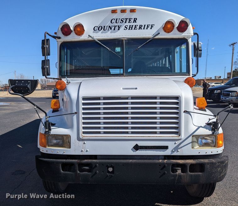 image for item LF9649 1994 International 3800  inmate transport bus