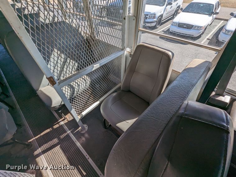 image for item LF9649 1994 International 3800  inmate transport bus