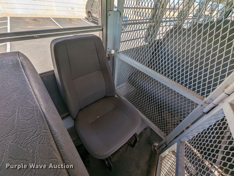 image for item LF9649 1994 International 3800  inmate transport bus