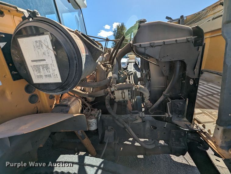 image for item LF9649 1994 International 3800  inmate transport bus