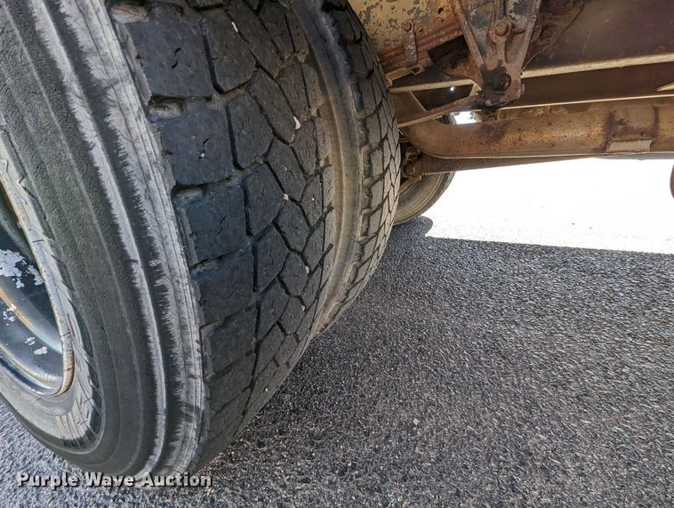 image for item LF9649 1994 International 3800  inmate transport bus