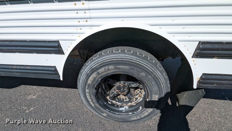 image for item LF9649 1994 International 3800  inmate transport bus